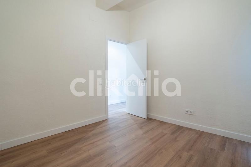 Foto 7af1e5aa-e0ca-407e-9830-0c3c0abd7e28. Lloguer pis a En Corts - Doctor Waksman Valencia