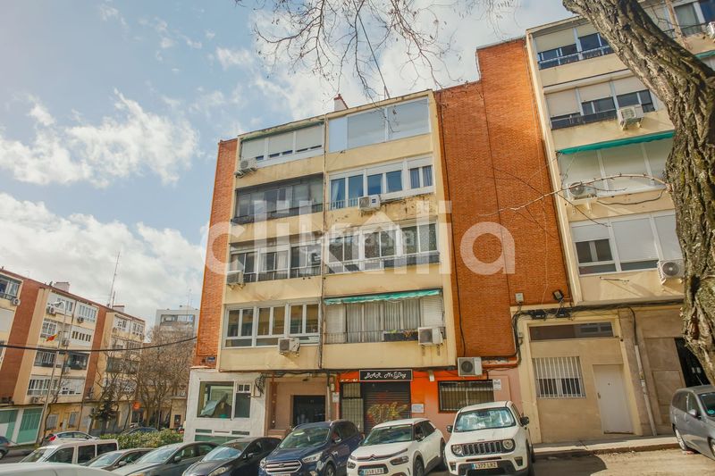 Foto 8eb08cc6-bd76-4a07-b6a6-fe983923df6f. Piso en Pilar Madrid