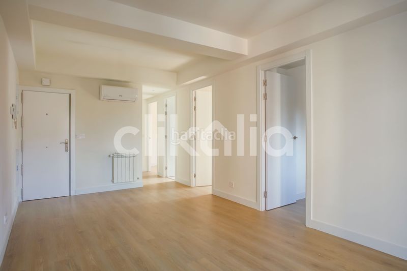 Foto ea72b819-ac3b-4624-bd76-55a93af497d0. Piso en Pilar Madrid