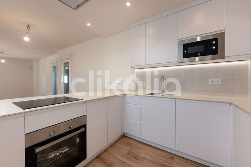 Foto 25da9a5d-9a0b-4dca-a7ca-3a3fbddd0040. Pis amb piscina a Asdrúbal - Bahía Blanca Cádiz