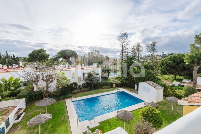 Foto 4f9aaa7b-710f-4b1c-8716-b13b95916c3d. Pis amb piscina a Cabopino - Artola Marbella