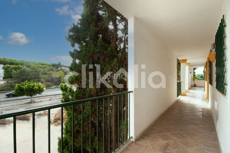 Foto 8277094e-5bfb-4f53-94c7-11a08b21a7ff. Pis amb piscina a Cabopino - Artola Marbella