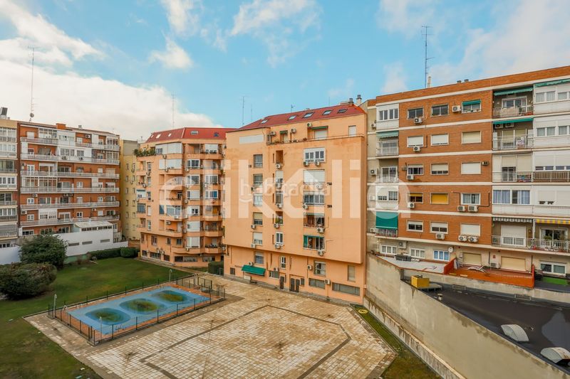 Foto 9ac5c474-f6df-4b59-9d07-ae33f40abdaf. Piso en Pacífico Madrid