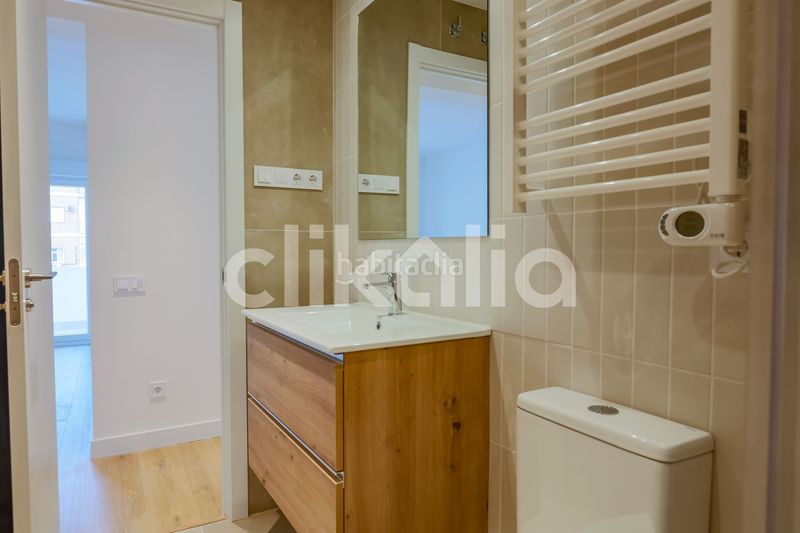 Foto c2ec5418-cc57-474f-bb0d-e897352705bf. Piso en Pacífico Madrid