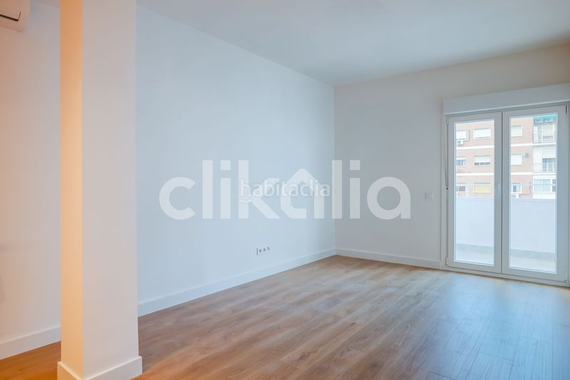 Foto cdf08e02-92a9-4798-9375-36bd604f3983. Piso en Pacífico Madrid