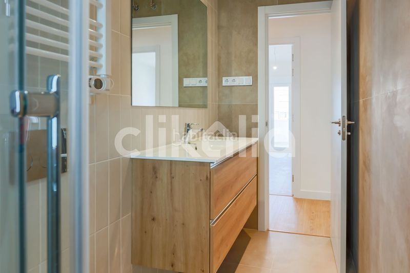 Foto d68d6758-c5ce-433b-8d1a-f89c2bc7e30e. Piso en Pacífico Madrid