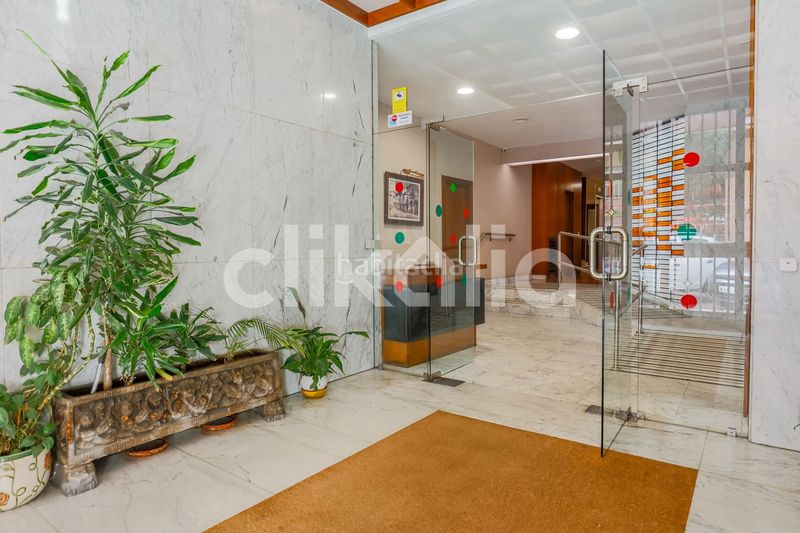 Foto ef3930e5-32a6-4f07-8b75-a333cf29bf00. Piso en Pacífico Madrid