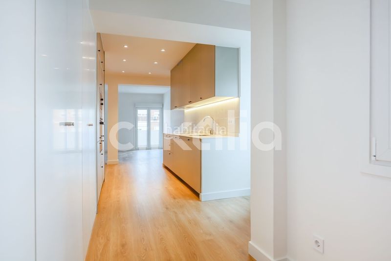 Foto fb40e08a-abb6-46f7-b718-56cfc36e682c. Piso en Pacífico Madrid