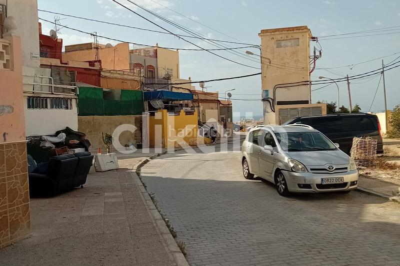 Foto 55bb900a-1974-4691-888f-a8d748514666. Maison avec chauffage dans La Chanca - Pescadería Almería