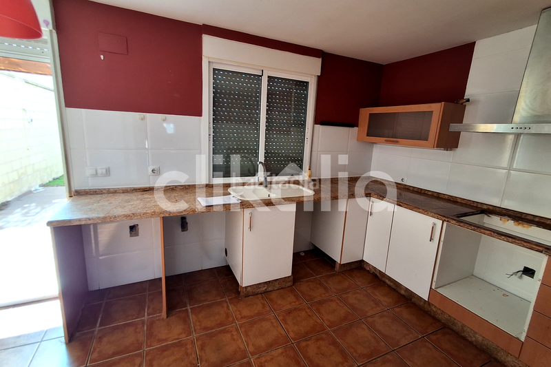 Foto 10819814-2945-4fdb-8ae1-89af18af45a6. Casa amb calefacció aparcament a Centre-Zona Alta Alcoi