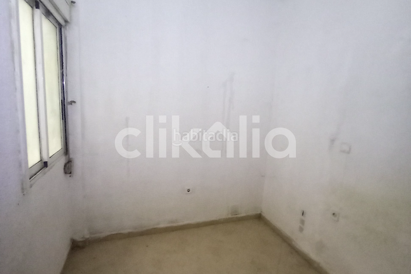 Foto 46dbc876-5d1b-4313-9a94-ee10779450dc. Casa en Torrefiel Valencia