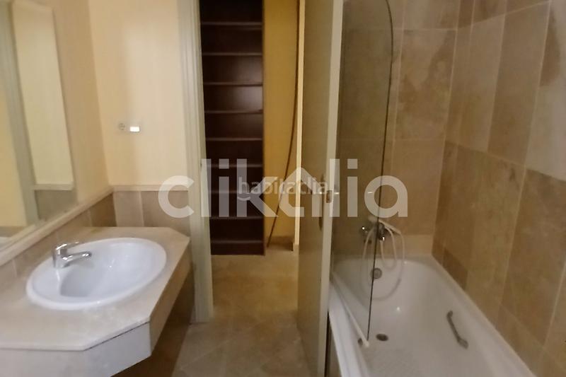 Foto a46a3173-2ce3-4d2a-a690-64aabfa52b85. Pis amb calefacció aparcament piscina a Camino de los Neveros - Serrallo Granada