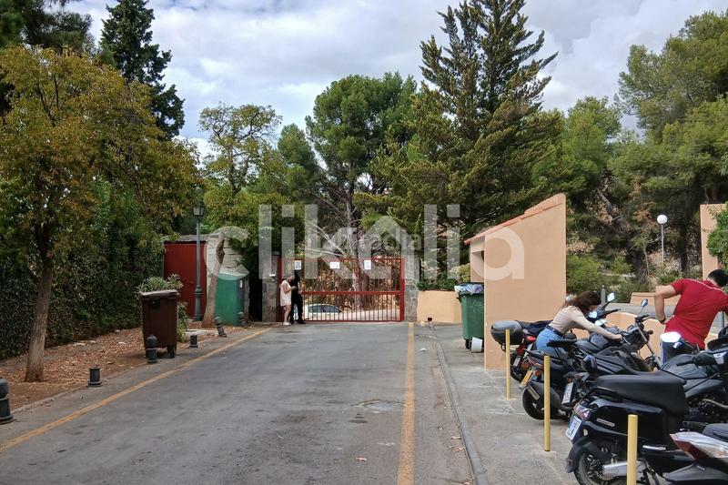 Foto e5d92821-f789-4514-ae01-26f1008651ae. Pis amb calefacció aparcament piscina a Camino de los Neveros - Serrallo Granada