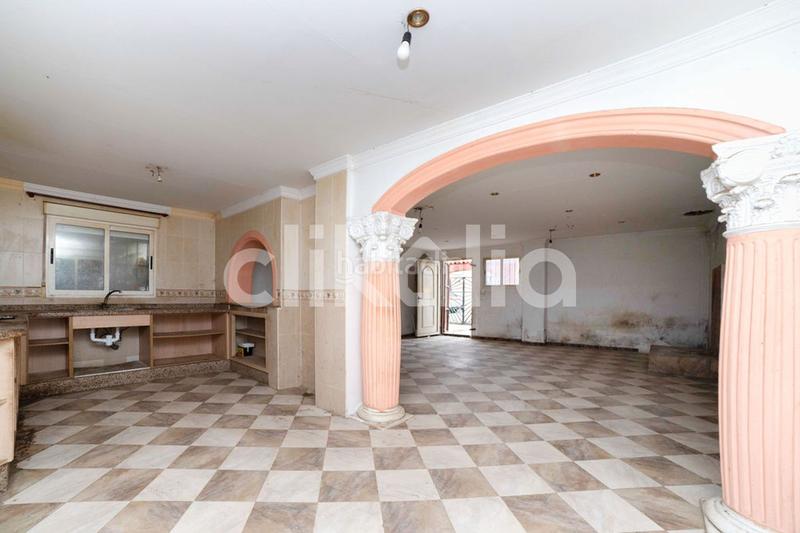 Foto f0dad7c9-c666-4af2-805d-86c15830e003. Casa en Oliva nova Oliva