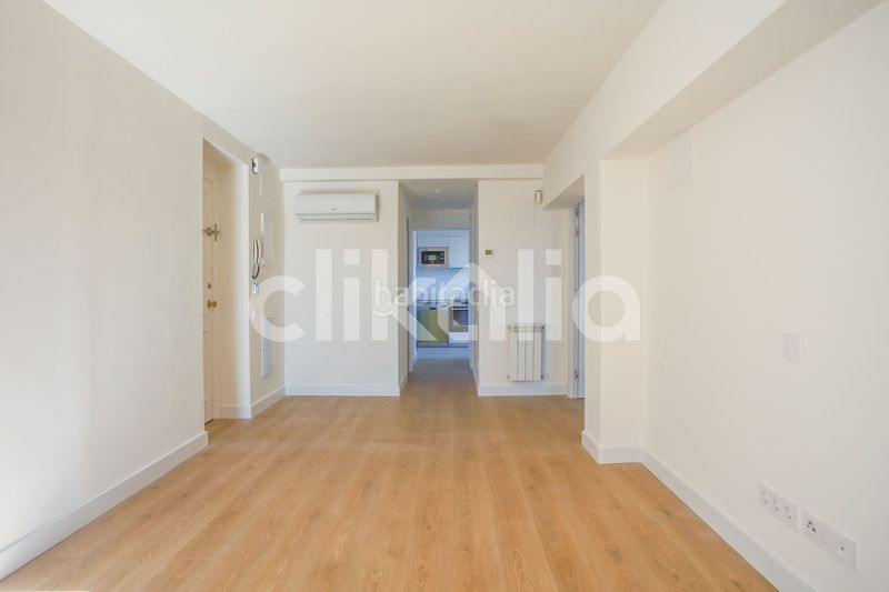 Foto 94a7f06d-f557-4cab-a465-252133aacc1d. Pis amb calefacció a Los Cármenes Madrid