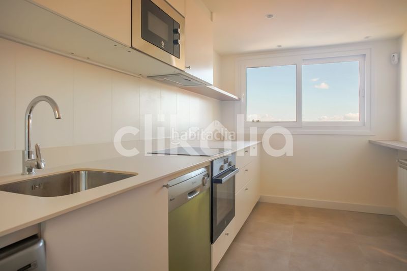 Foto e2425ee3-1647-4a8f-a66a-21e712fc9b69. Pis amb calefacció a Los Cármenes Madrid