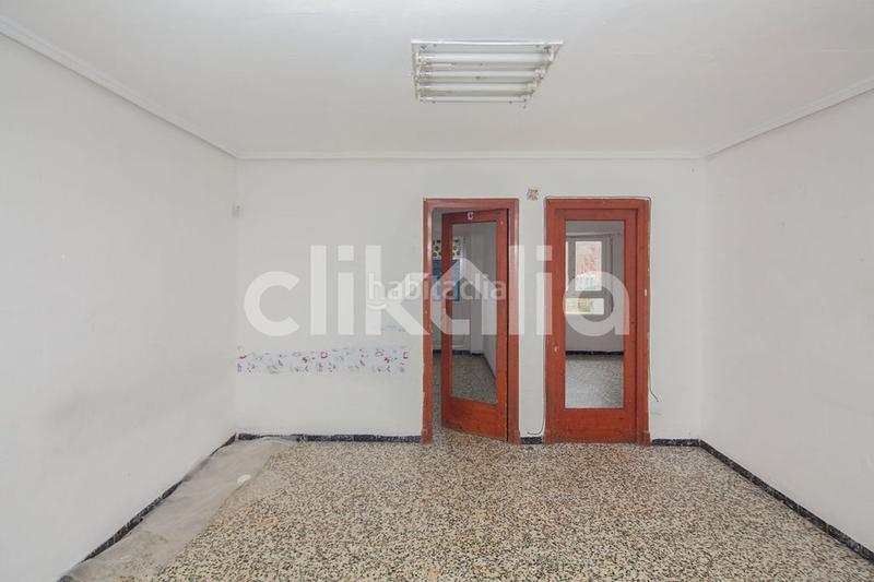 Foto 6d968bfa-e1d1-4d10-9b05-85138569f759. Piso en Natzaret Valencia