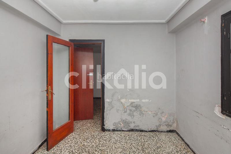 Foto b5de113e-18a5-4abc-94e4-8f7817bcd337. Piso en Natzaret Valencia