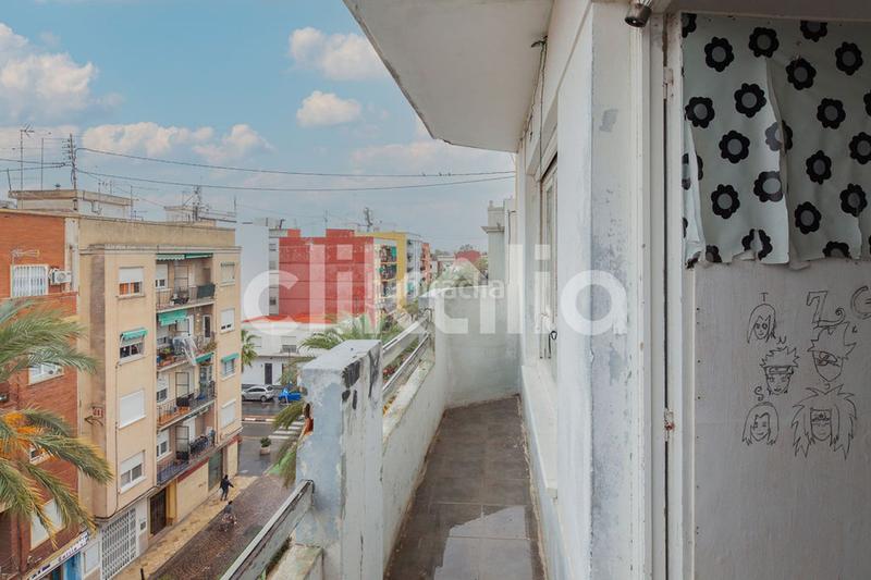 Foto fb5f081c-0037-4d9f-8eea-073654e4e316. Piso en Natzaret Valencia
