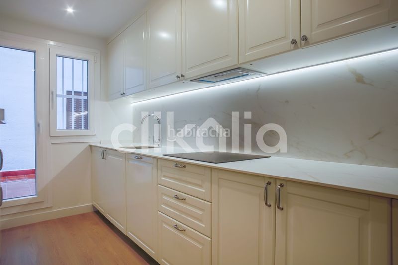 Foto b04a7cbf-ffe3-4688-8c5b-5aceb3d11d09. Pis amb calefacció a Ciudad Jardín Madrid