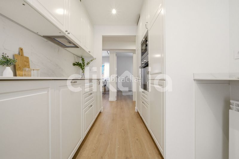 Foto 266fa5ff-1880-4850-bd9a-5e2f6eaeeec6. Piso en Ciudad Jardín Madrid