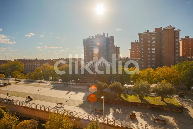 Foto bfd371d6-e2b5-4c1c-8e7c-c1f49c5bf8ae. Lloguer pis amb calefacció a Valdezarza Madrid
