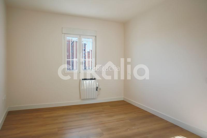 Foto 3b2bbd27-77f8-4060-84b1-f6e1138c6b6f. Alquiler piso en Valdezarza Madrid