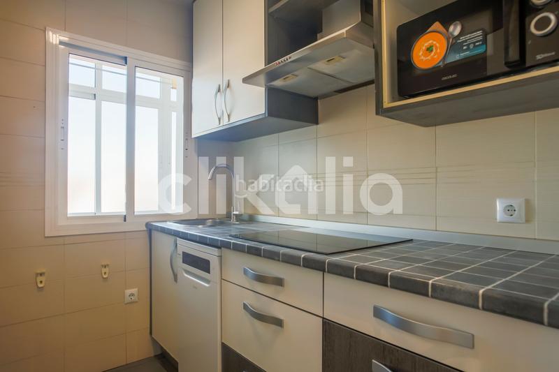 Foto 4beb17ec-f65f-40f9-b8fc-acc1b6687199. Alquiler piso en Valdezarza Madrid