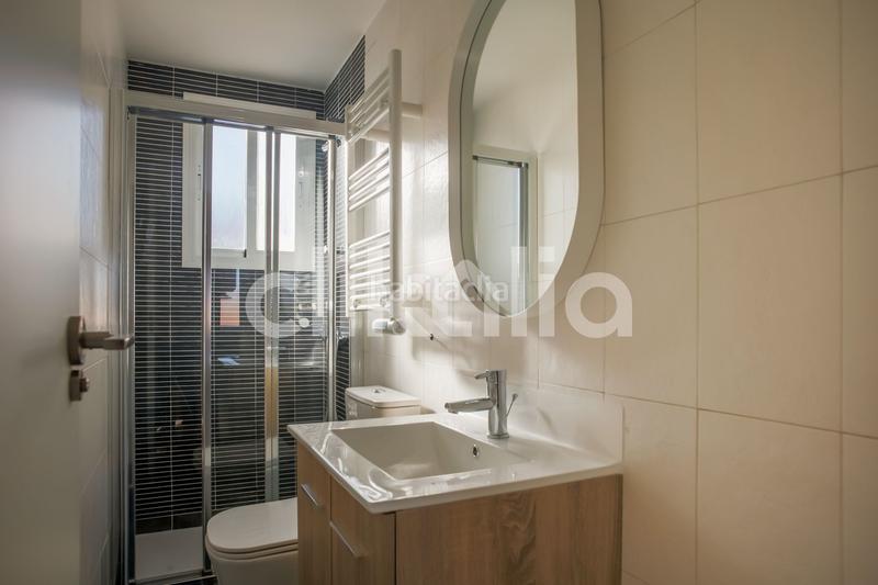 Foto 5d6df783-510d-4a78-bd20-b3e201d46025. Alquiler piso en Valdezarza Madrid