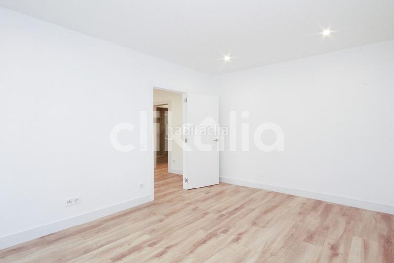 Foto 9f3fe2e7-24b8-4795-8793-beda5911cab7. Etagenwohnung in Sants Barcelona