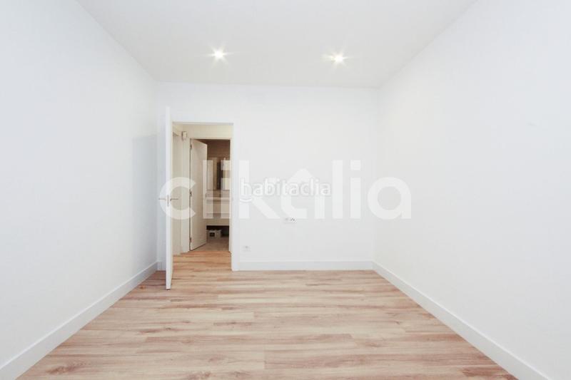 Foto a67712f8-60d0-44f8-bea0-b39d86078d59. Etagenwohnung in Sants Barcelona