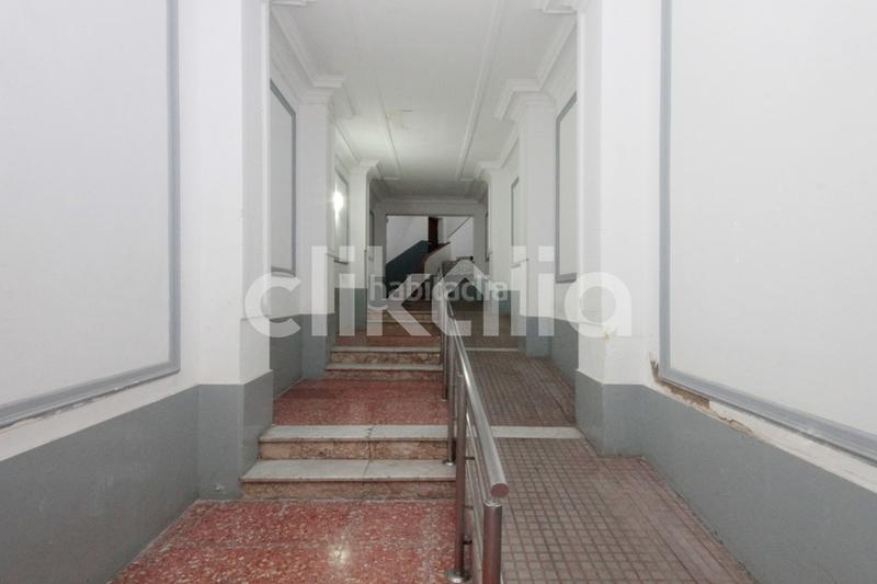 Foto 5153cdf7-badb-49d2-95fb-bd06ab37fda4. Pis a Sants Barcelona