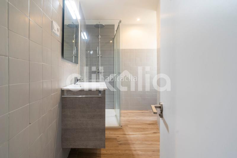 Foto b27ed88d-1230-42e5-9c78-ae2f55d2a248. Rent flat in El Mercado Manises