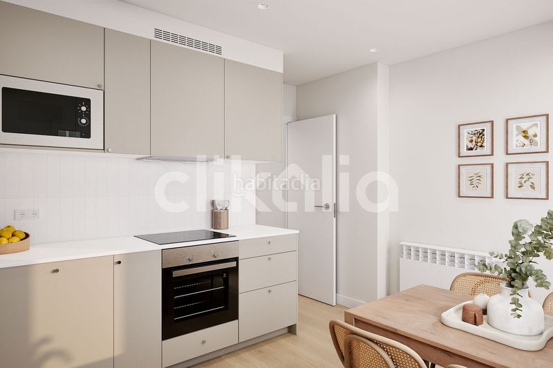 Foto 51823509-a62d-4038-955d-f89353a9515f. Piso en Concepción Madrid