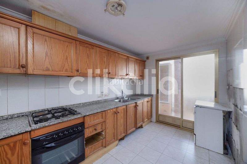 Foto b7066448-2449-454e-8948-c3cec8784471. Piso en Catral