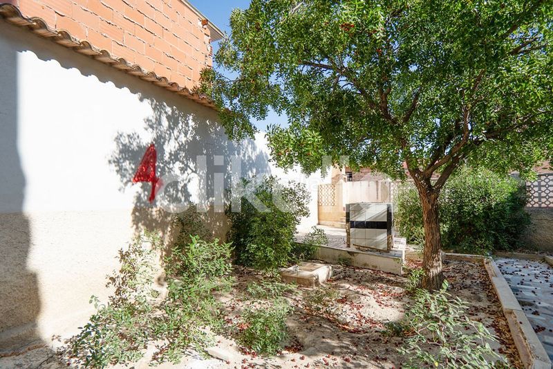 Foto 0d4fd938-53ce-4b4e-bdab-776e88160400. Casa amb aparcament a Torreagüera Murcia