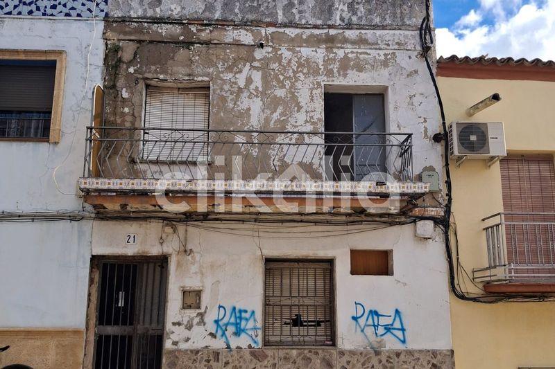 Foto baa339a2-3a13-4951-9fd1-14fd8db4aff1. Casa a Andújar