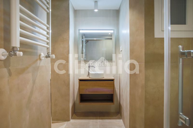 Foto a381d4e1-e23e-4c53-b2a9-c2d7b7cfac9e. Piso en Argüelles Madrid
