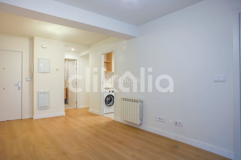 Foto 9886af87-c008-4f40-8348-7430be690410. Piso en Pilar Madrid