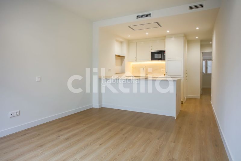 Foto 189d6ad4-6317-4ae4-9432-1eccf2169275. Pis amb aparcament a Castellana Madrid