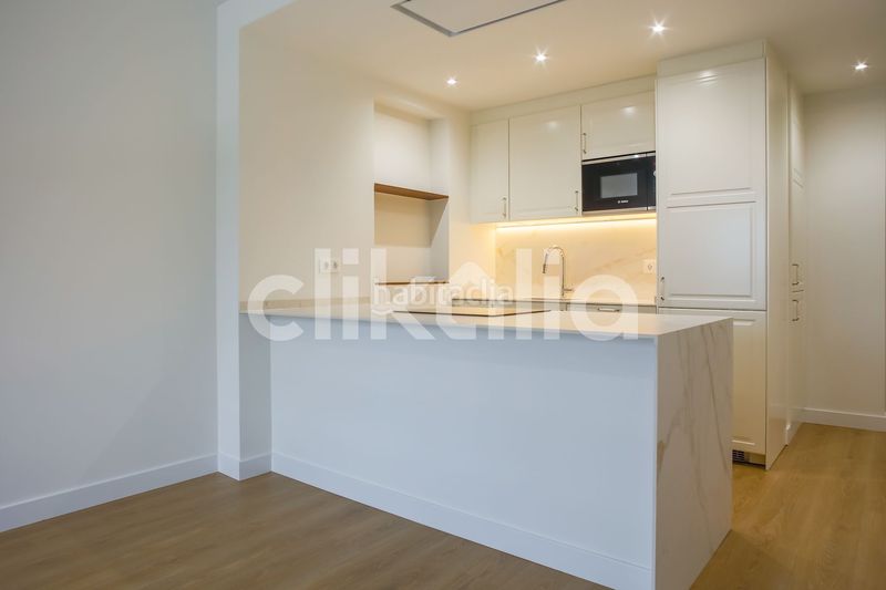 Foto e4c15eb5-ae94-481c-b887-ae64e9079e05. Pis amb aparcament a Castellana Madrid