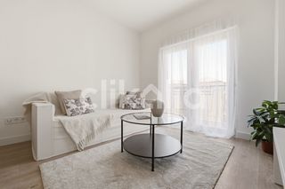 Etagenwohnung in Caballería Española
