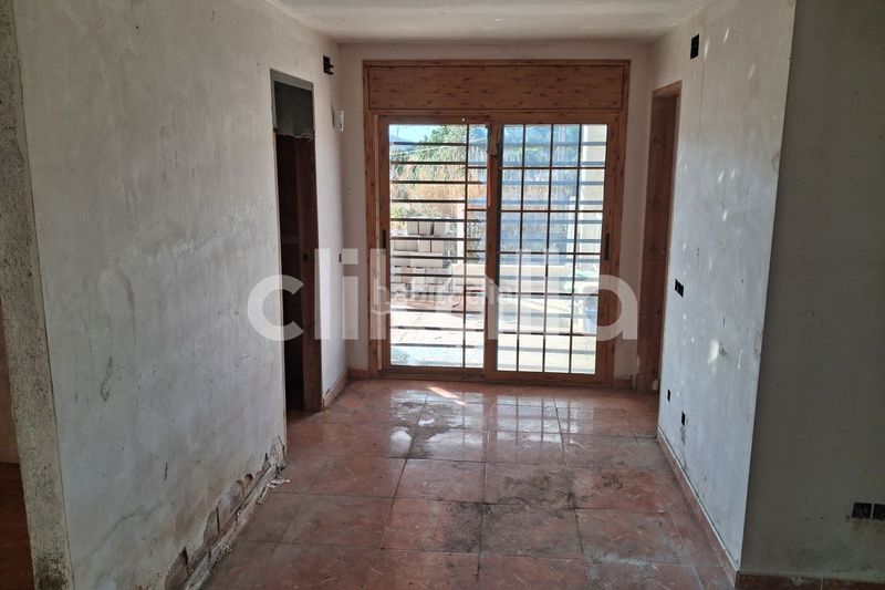 Foto afb9a8be-16a5-4917-a851-244898932525. Chalet en Vacarisses