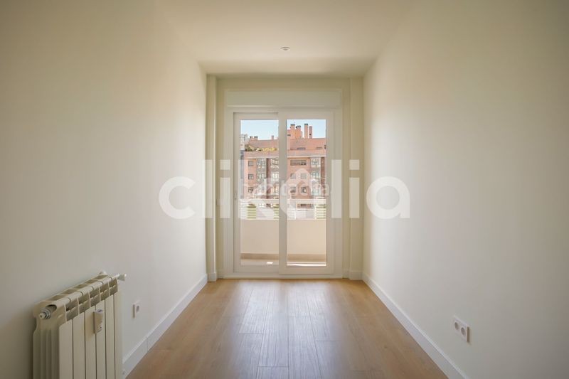 Foto 06538973-bf8b-4580-b2da-308252e73a66. Piso en Valdeacederas Madrid