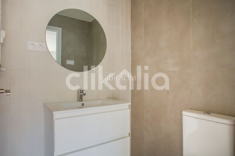 Foto 180e5e67-fc5b-4bb3-b12e-eb5986bee1af. Piso en Valdeacederas Madrid