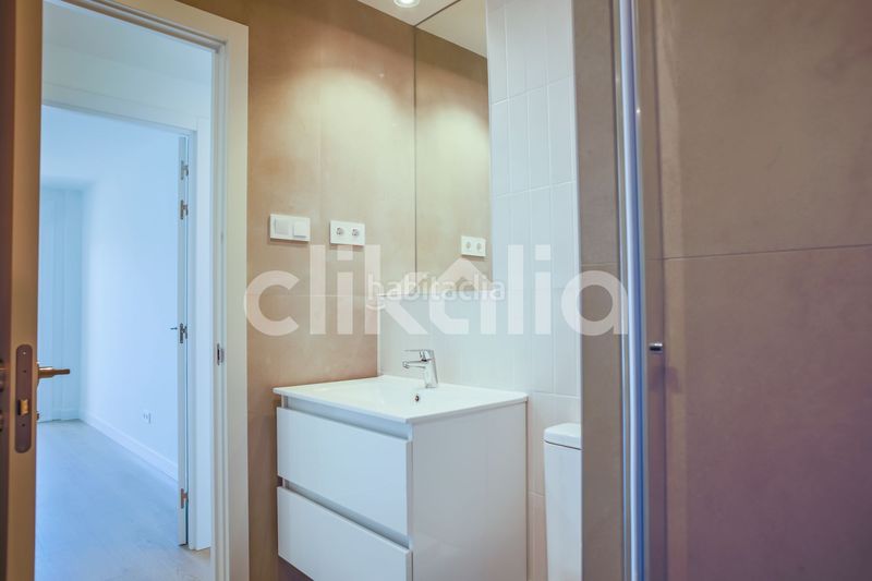 Foto 4ed56e1a-7f49-4201-96b1-6fdd7a829c52. Piso en Valdeacederas Madrid