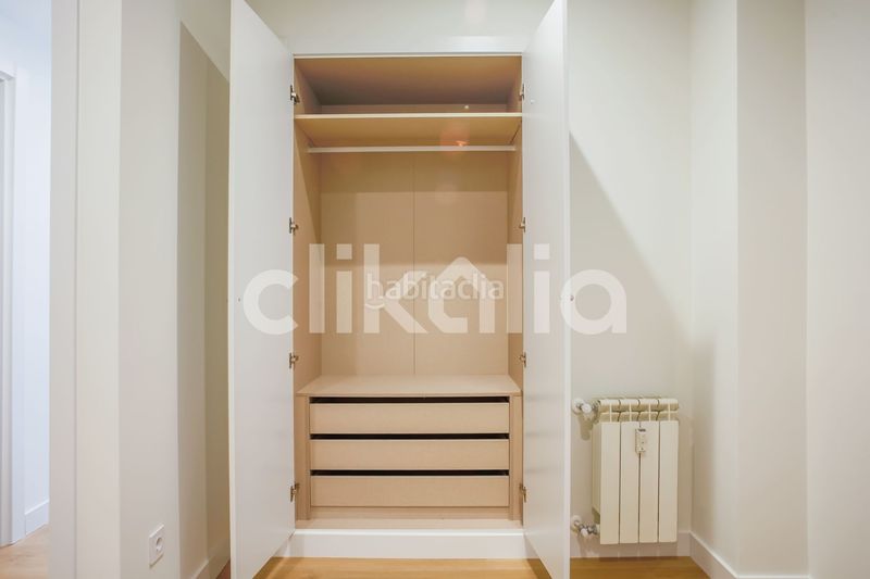 Foto 56be83b9-68e0-4285-b73c-7089066ce5a1. Piso en Valdeacederas Madrid