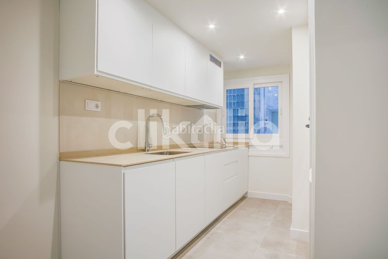 Foto c6b049c5-b353-4de6-ae4c-156f82ee374e. Piso en Valdeacederas Madrid