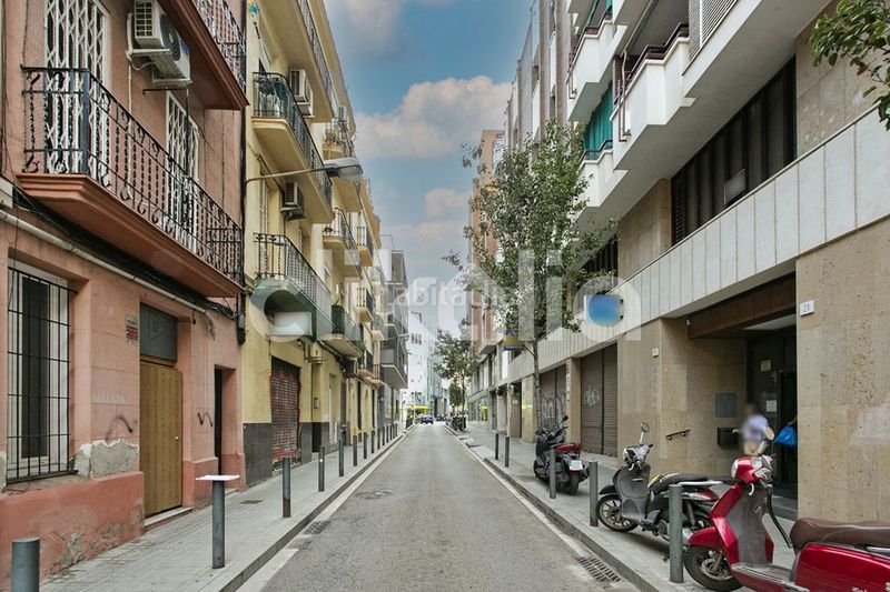 Foto eeaaba81-3a02-42f5-b528-dcbf059660bd. Edifici a Santa Eulàlia Hospitalet de Llobregat (L´)