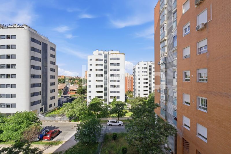Foto e90f7d15-ce08-4081-9ba6-cb0e0c78c9e3. Pis amb calefacció a Pinar del Rey Madrid